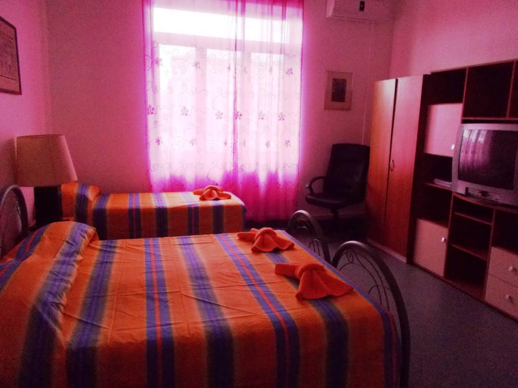 Fragolina Bed & Breakfast Napoli Oda fotoğraf