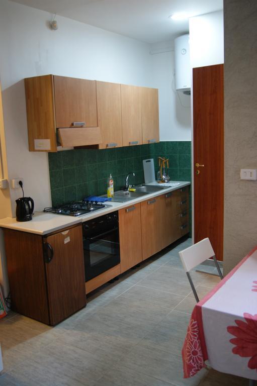 Fragolina Bed & Breakfast Napoli Oda fotoğraf
